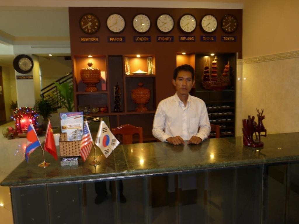 Hi Land Hotel Phnom Penh Bagian luar foto