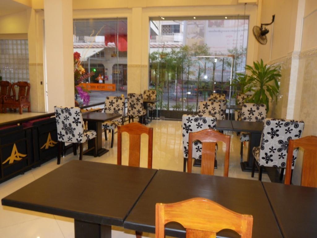 Hi Land Hotel Phnom Penh Bagian luar foto
