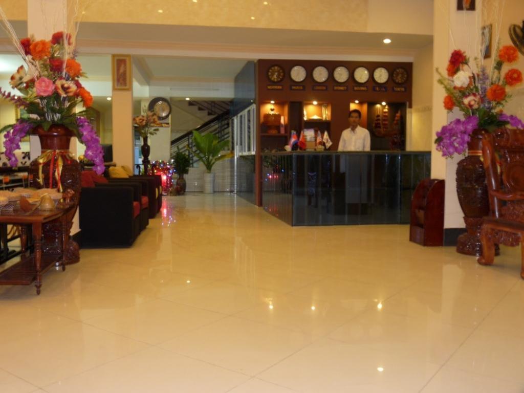 Hi Land Hotel Phnom Penh Bagian luar foto
