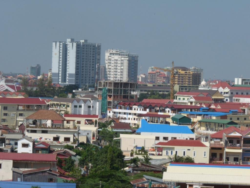 Hi Land Hotel Phnom Penh Bagian luar foto