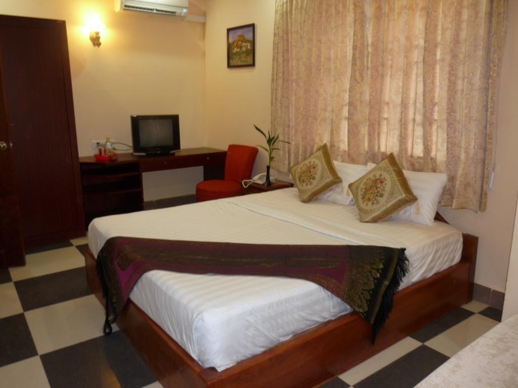Hi Land Hotel Phnom Penh Bagian luar foto